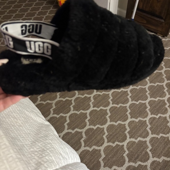 Uggs slippers - Picture 5 of 5